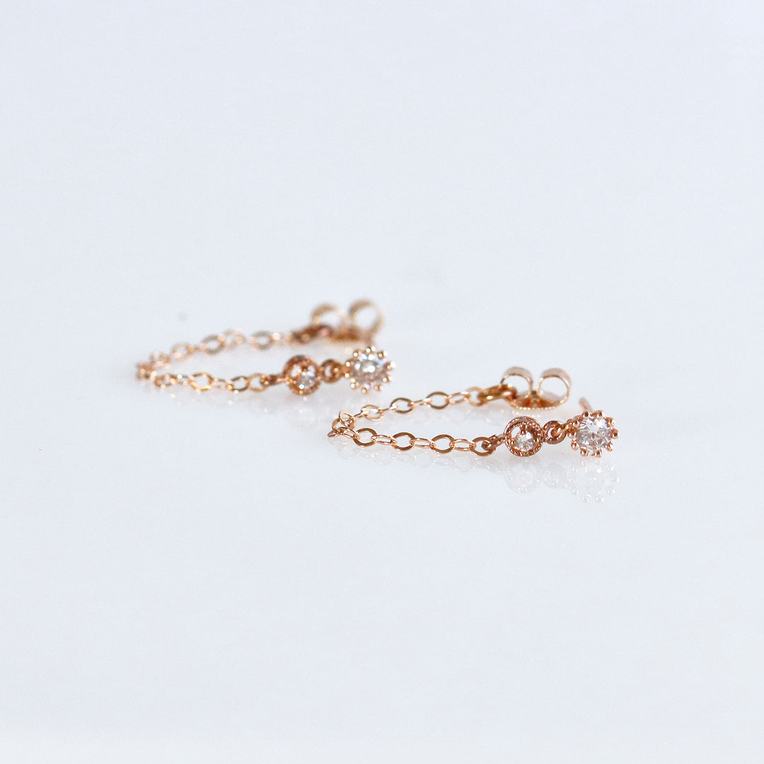 Circle U Chain Earrings Gold