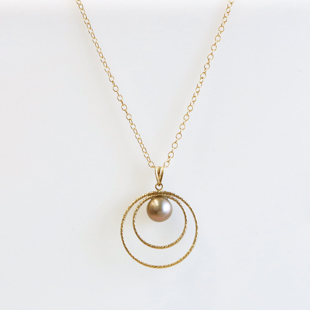 Orbit Pearl Pendant Pink Gray