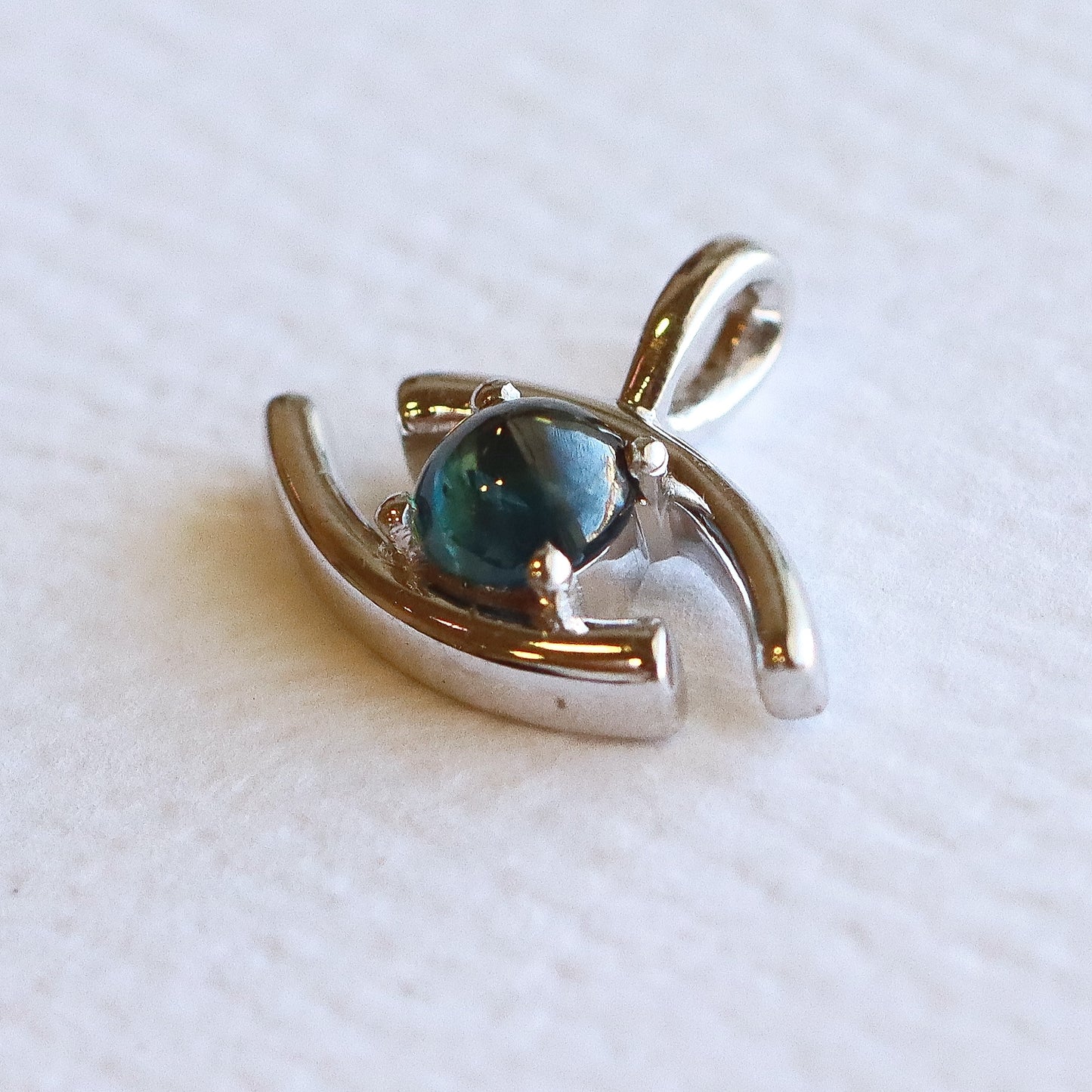 Evil Eye Pendant White Gold