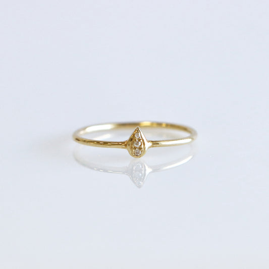 Drop Diamond Ring Yellow Gold