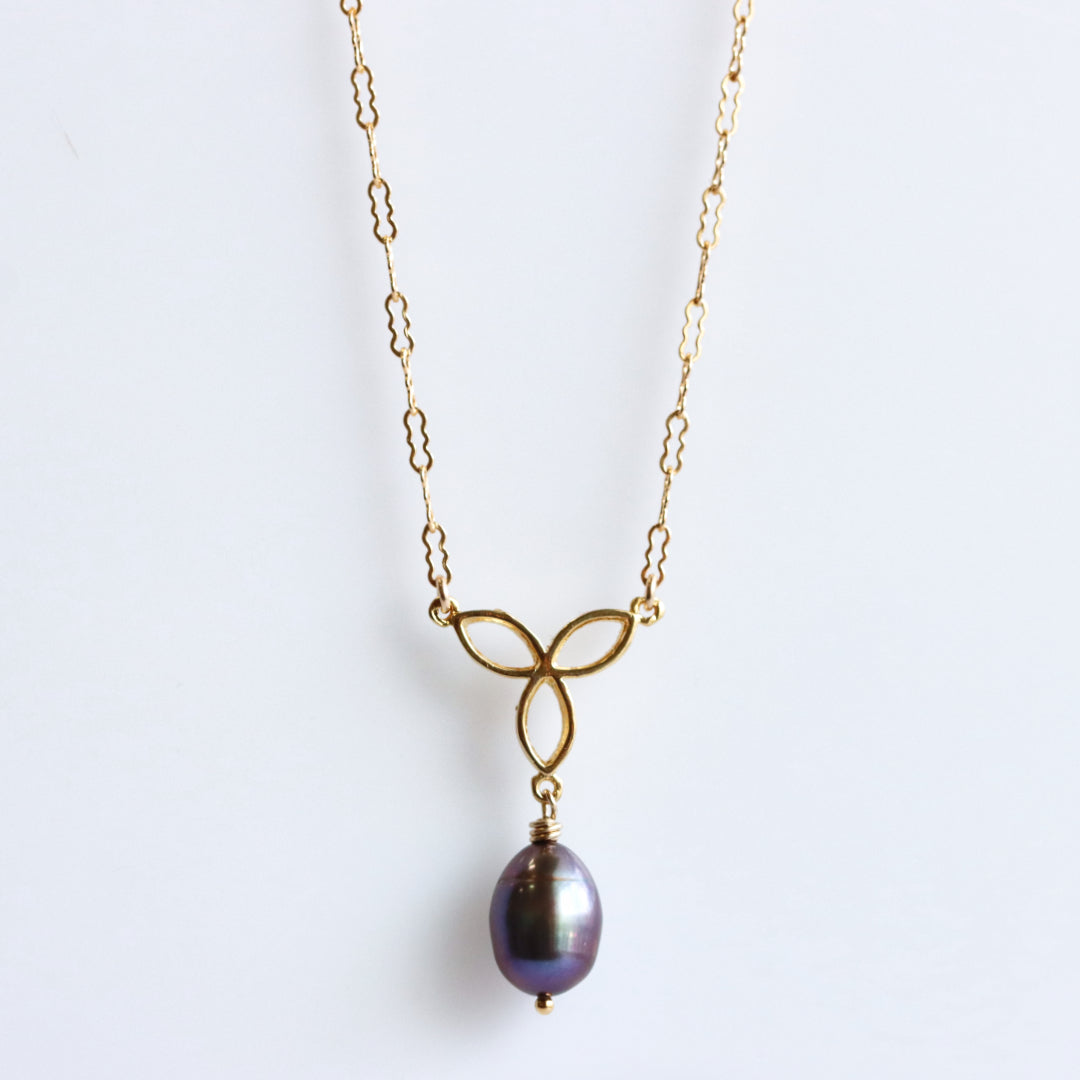 Leaf Pearl Drop Necklace Gold