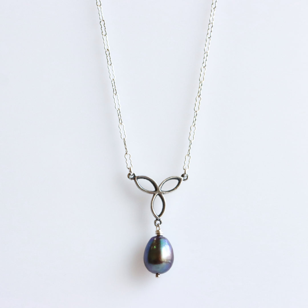 Leaf Pearl Drop Necklace Silver