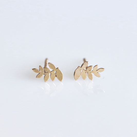 Tiny Leaf Stud