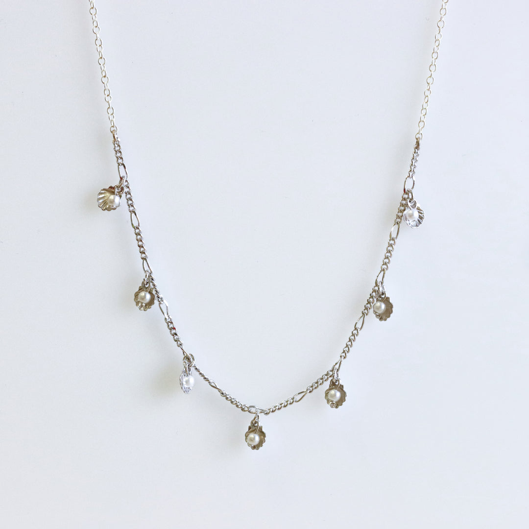 Shell Charm Necklace Gold